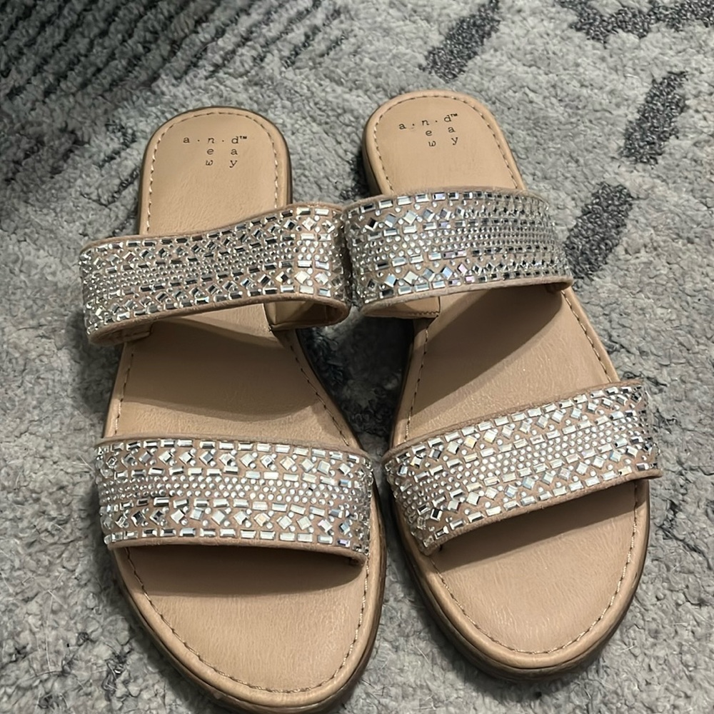 A new day sandals size 7